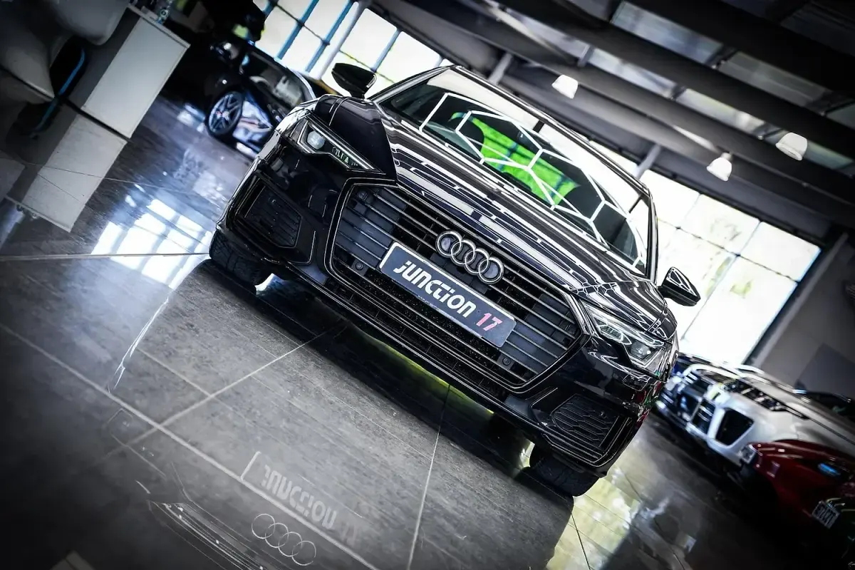 Begagnad Audi A6 Black Edition 204 HK (150 kW) 2019 Blå Sedan