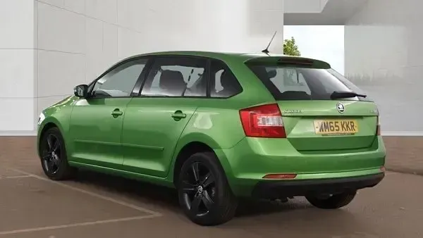 Used Skoda Rapid SE 90 HP (66 kW) 2016 Green Hatchback