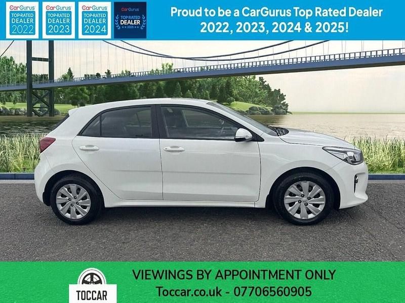 Used Kia Rio 99 HP (72 kW) 2017 White Hatchback