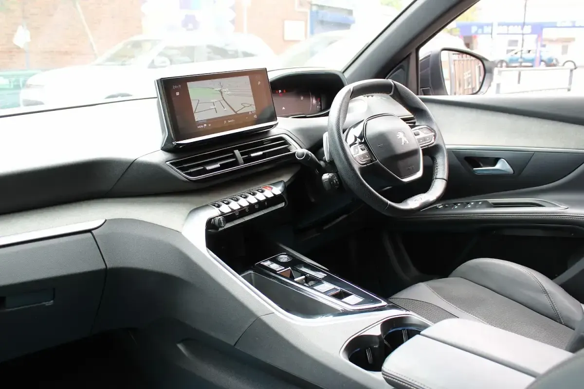 Used Peugeot 5008 GTi 130 HP (95 kW) 2023 White SUV