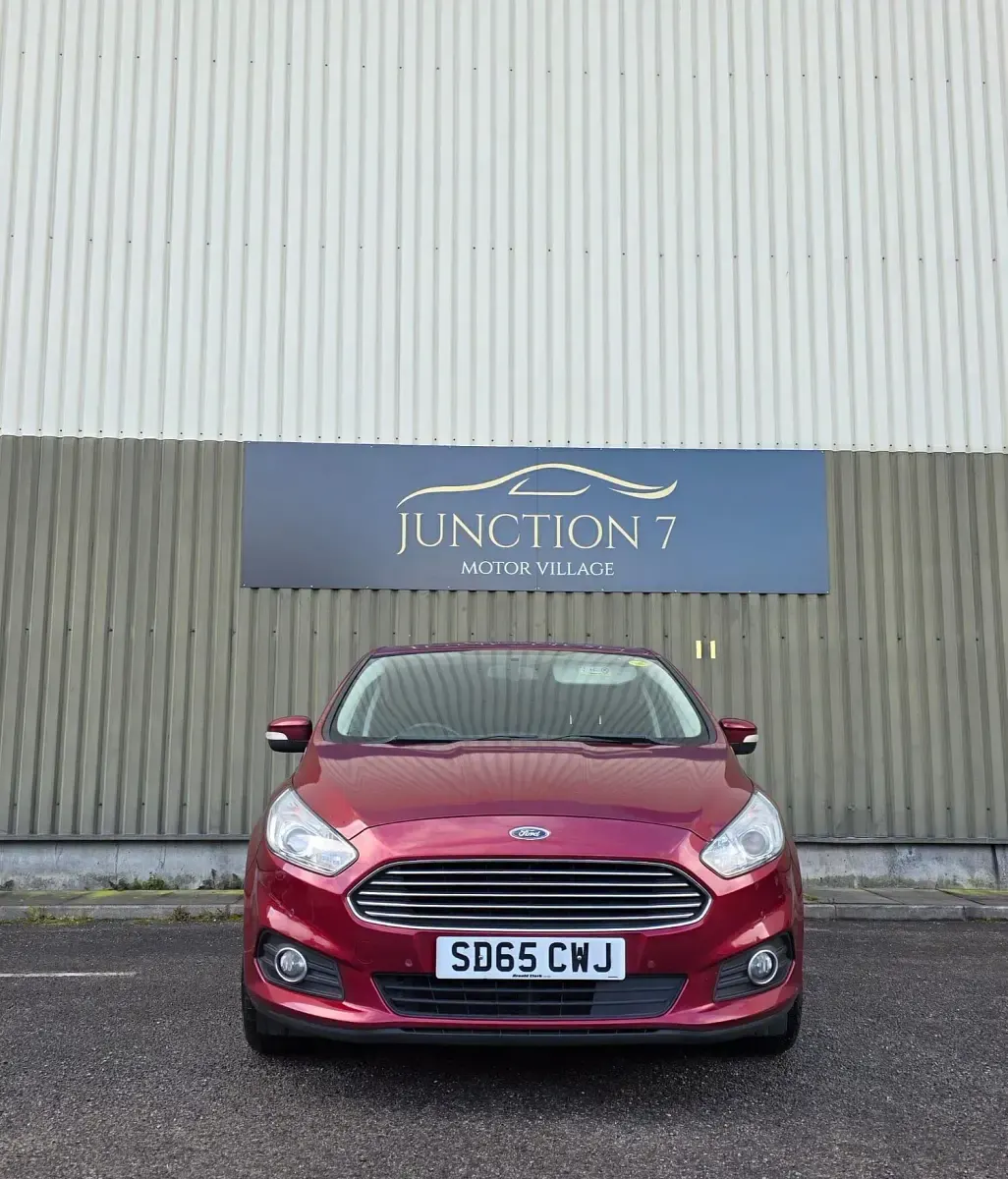 Used Ford S-MAX Zetec 150 HP (110 kW) 2015 Red MPV
