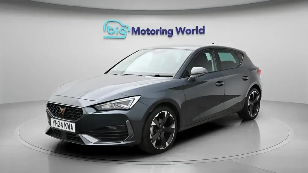 Usado Cupra Leon 150 CV (110 kW) 2024 Gris Utilitario