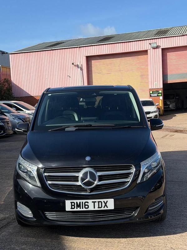 Used Mercedes 220 Premium 2016 Black MPV