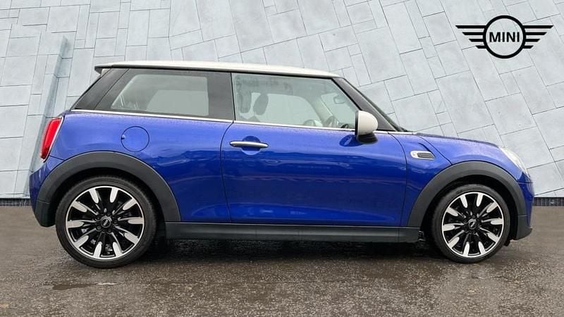 Usado Mini Cooper Exclusive 136 CV (100 kW) 2019 Azul Utilitario