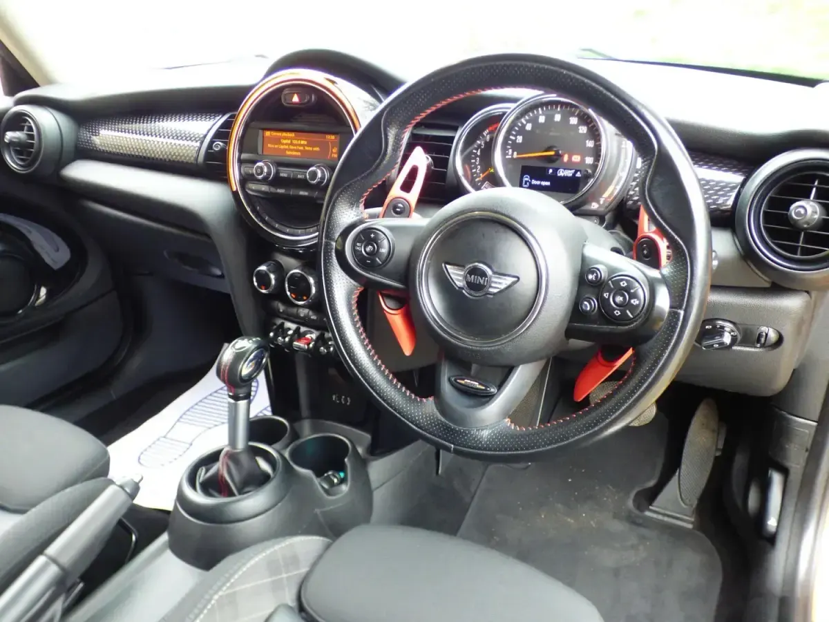 Usado Mini Cooper S Hatch 192 HP (141 kW) 2017 Laranja Citadino