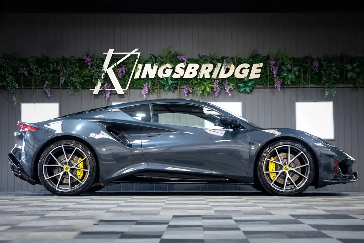 Used Lotus Emira 400 HP (294 kW) 2023 Grey Coupe