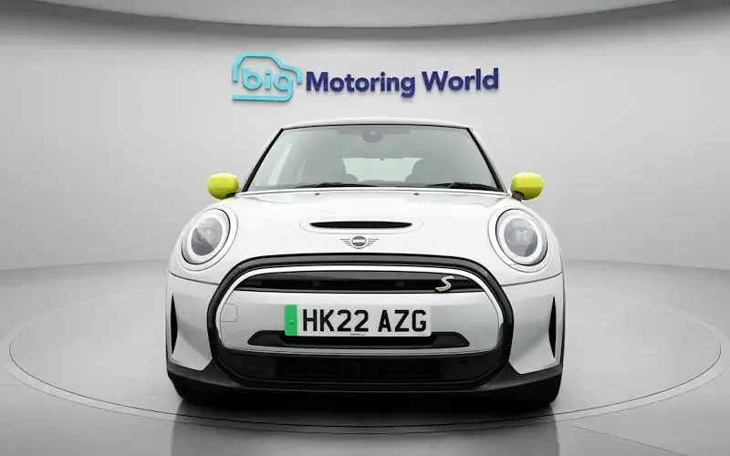 Used Mini Cooper Level 2 135 kW (184 HP) 2023 Hatchback
