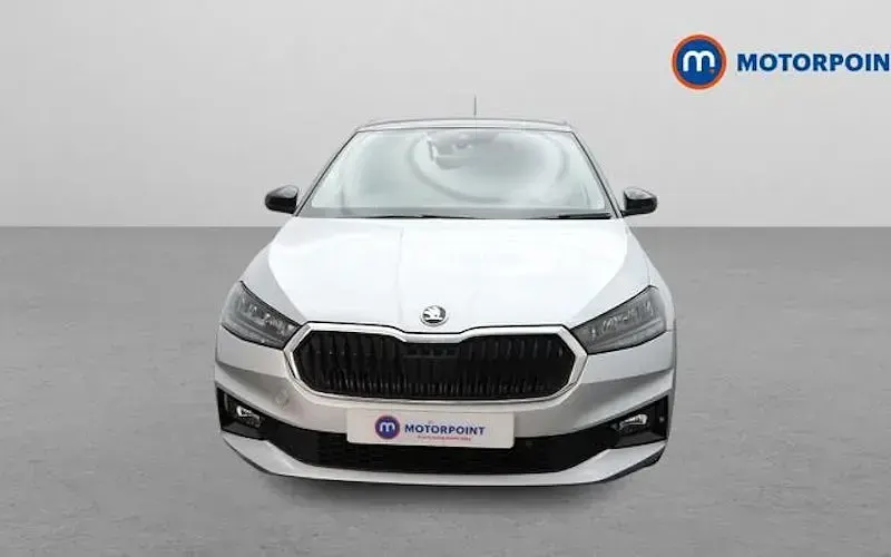 Używany Skoda Fabia Colour Edition 80 KM (58 kW) 2024 Srebrny Hatchback