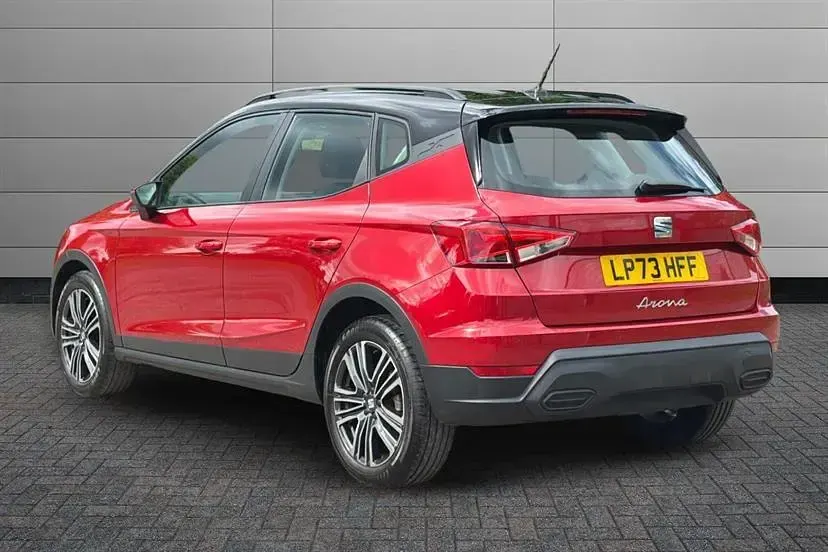 Used Seat Arona SE Technology 110 HP (80 kW) 2024 Desire red with black roof SUV