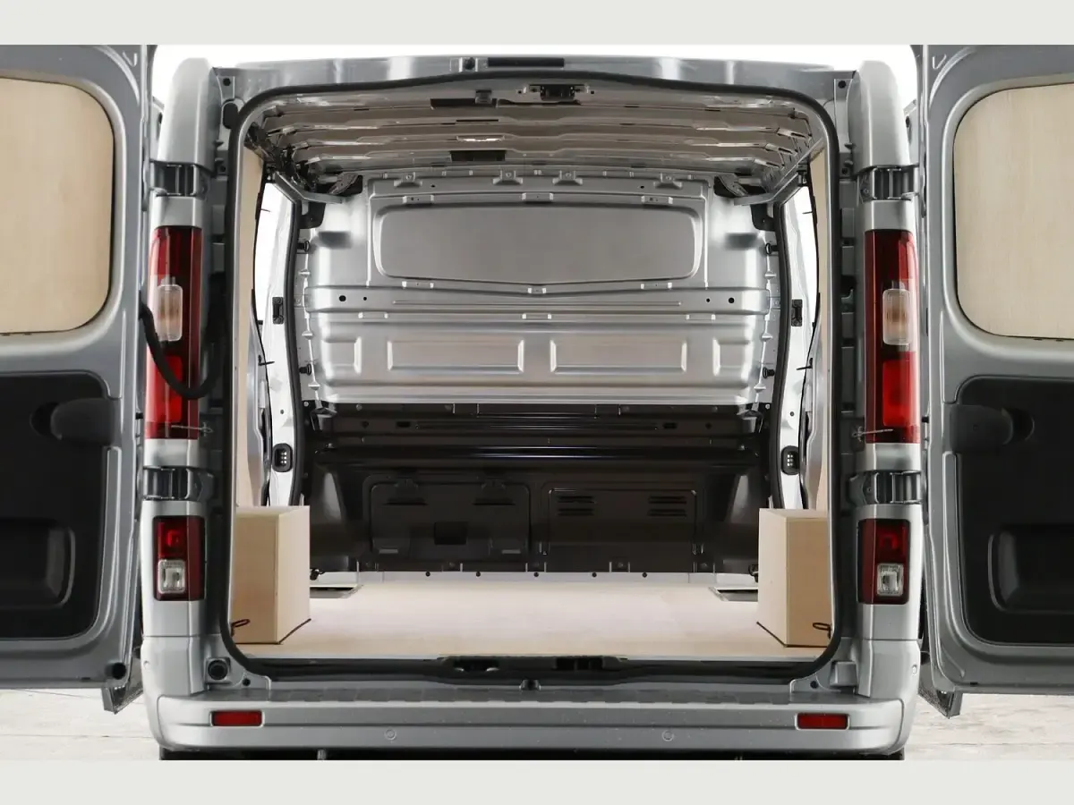 New Renault Trafic 2025 Grey MPV