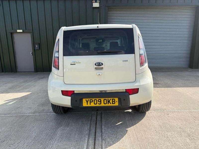 Used Kia Soul 2009 Cream SUV