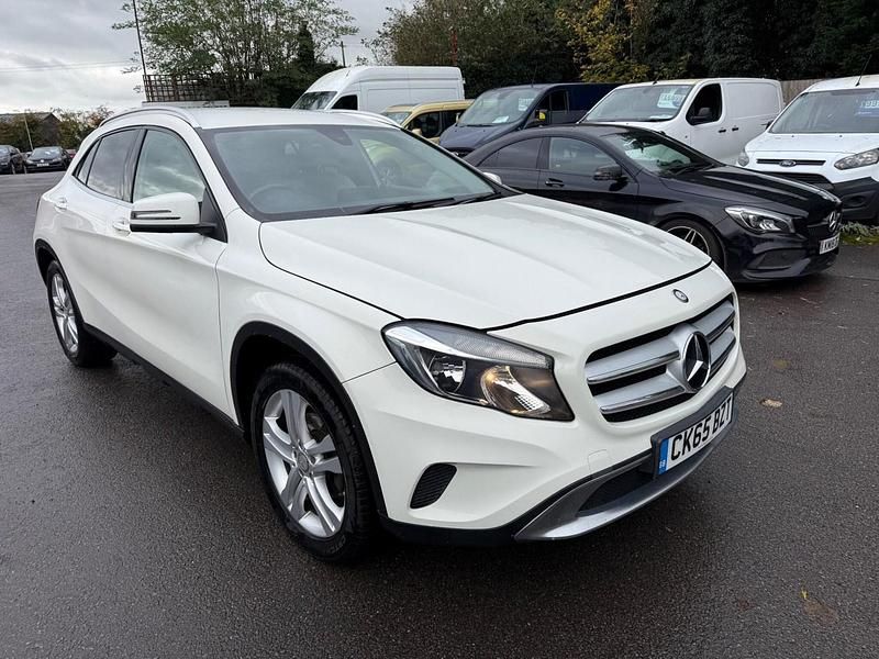 White Used 2015 Mercedes 200 Estate | £9,999 (Fair price) - Image 1/4