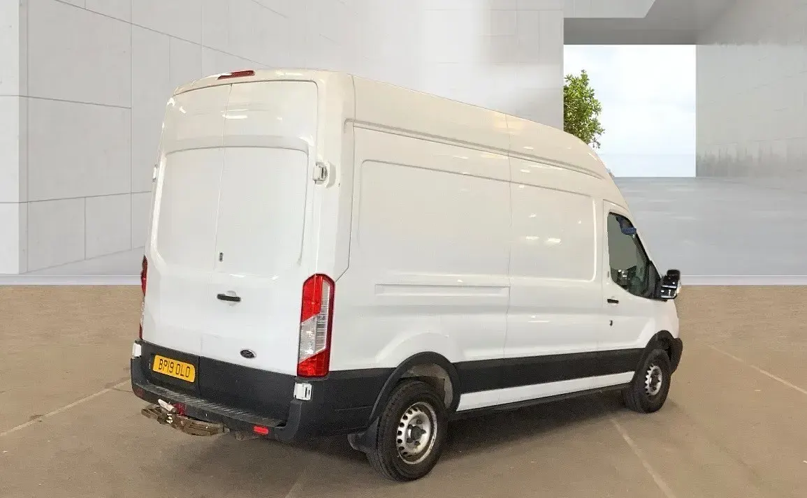 Usado Ford Transit 130 HP (95 kW) 2019 Branco Van