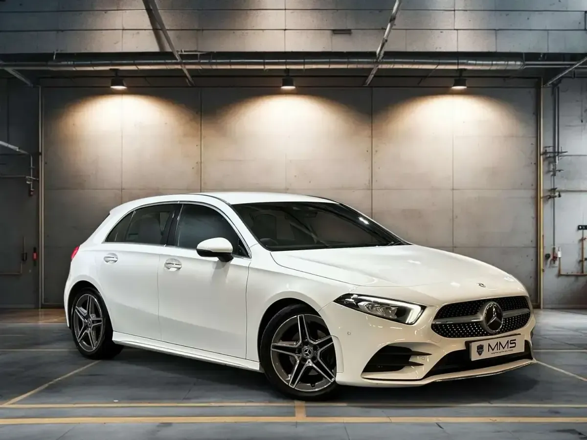 Used Mercedes A180 AMG Line Premium 116 HP (85 kW) 2018 White Hatchback