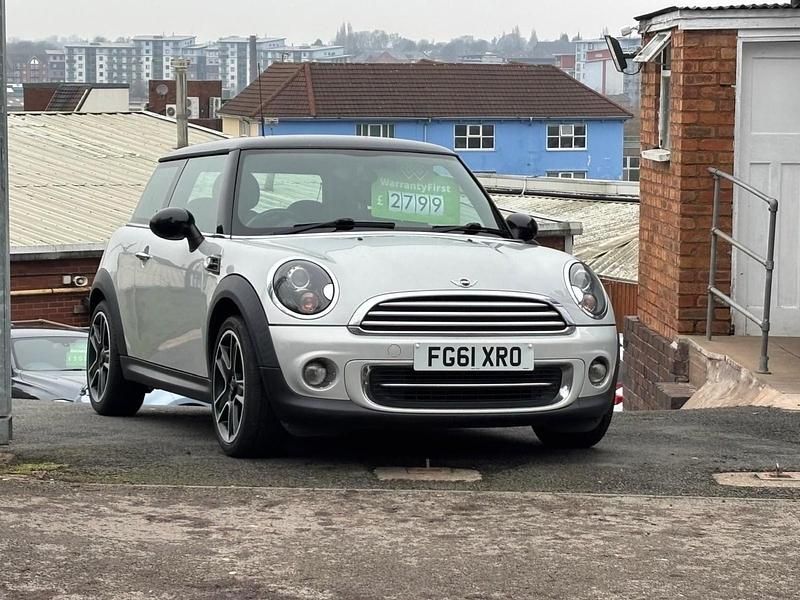 Begagnad Mini Cooper Hatch 122 HK (89 kW) 2011 Silver Halvkombi