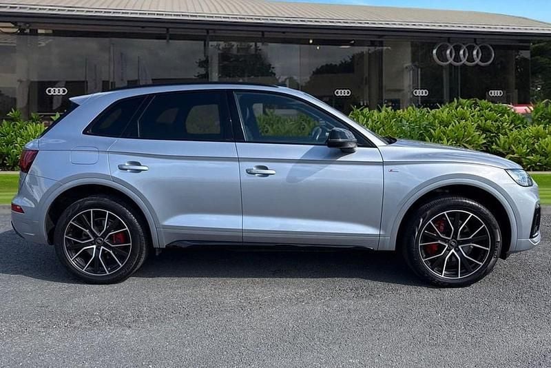 Begagnad Audi Q5 Advanced 204 HK (150 kW) 2022 Silver SUV