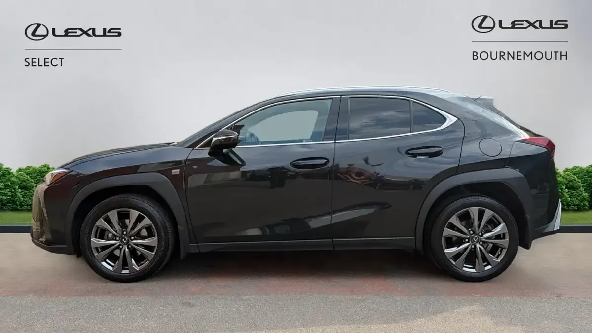Usado Lexus UX Sport Design Packet 184 CV (135 kW) 2023 Negro SUV