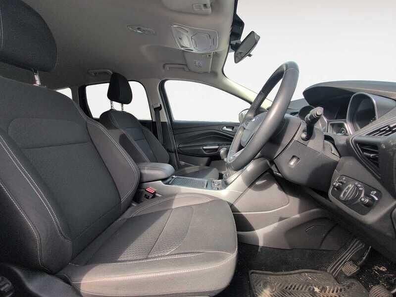 Used Ford Kuga Zetec 150 HP (110 kW) 2019 Silver SUV