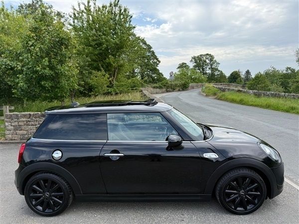 Black Used 2018 Mini Cooper S Hatch Hatchback | £10,995 - Image 1/1
