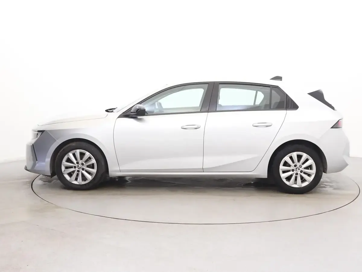 Usado Vauxhall Astra Design Edition 130 CV (95 kW) 2022 Gris Utilitario