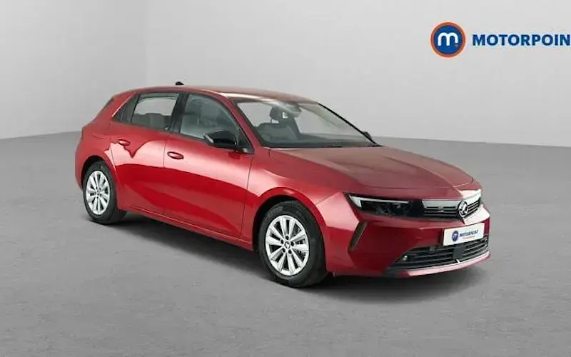 Used Vauxhall Astra Design Edition 131 HP (96 kW) 2024 Hatchback