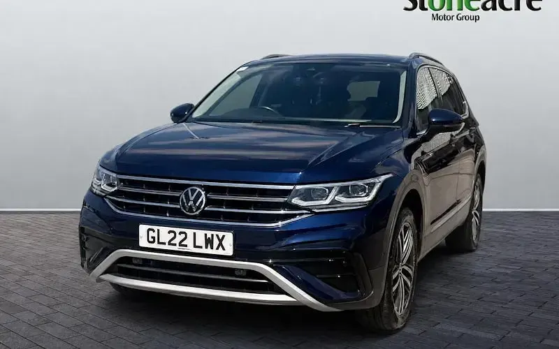 Used VW Tiguan Allspace Elegance 150 HP (110 kW) 2024 Blue SUV