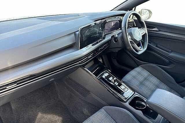 Used VW Golf VIII GTE 245 HP (180 kW) 2022 White Hatchback