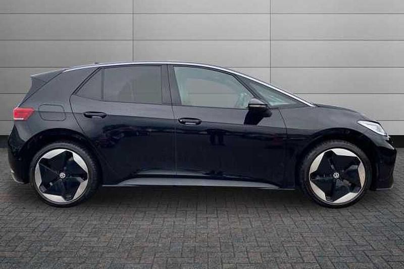 Used VW ID.3 Pro 150 kW (204 HP) 2025 Grenadilla black Hatchback