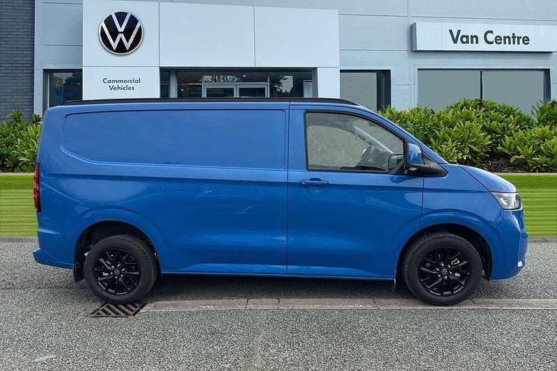 New VW Transporter Pro 148 HP (108 kW) 2026 Blue Van