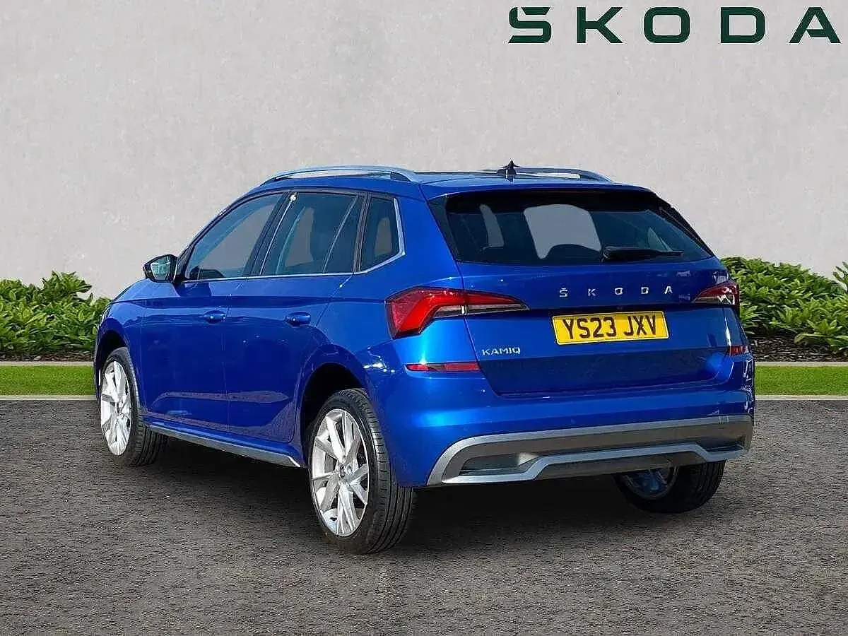 Used Skoda 110 R SE L Executive 81 HP (59 kW) 2023 Race blue metallic Estate