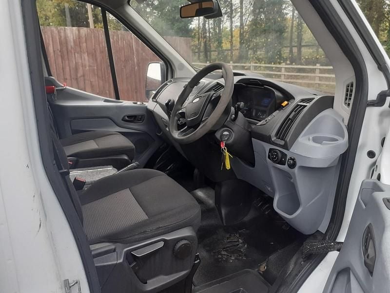 Used Ford Transit 155 HP (114 kW) 2015 White Estate