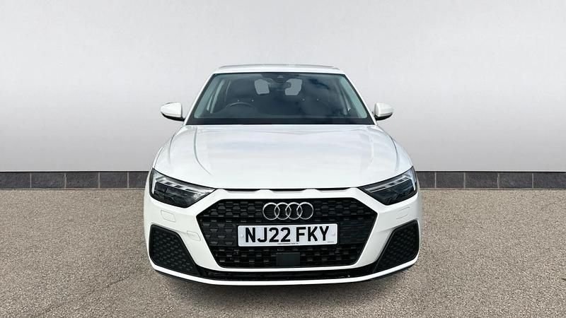 Used Audi A1 Premium 95 HP (69 kW) 2022 White SUV