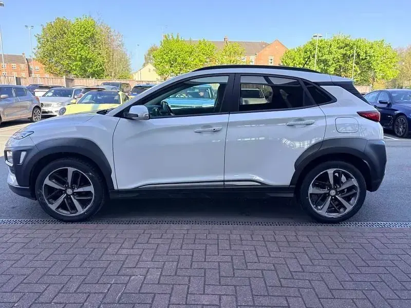 Second-hand Hyundai Kona Premium SE 120 CP (88 kW) 2018 Alb SUV