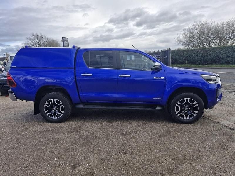 Used Toyota HiLux 150 HP (110 kW) 2021 Blue Pickup