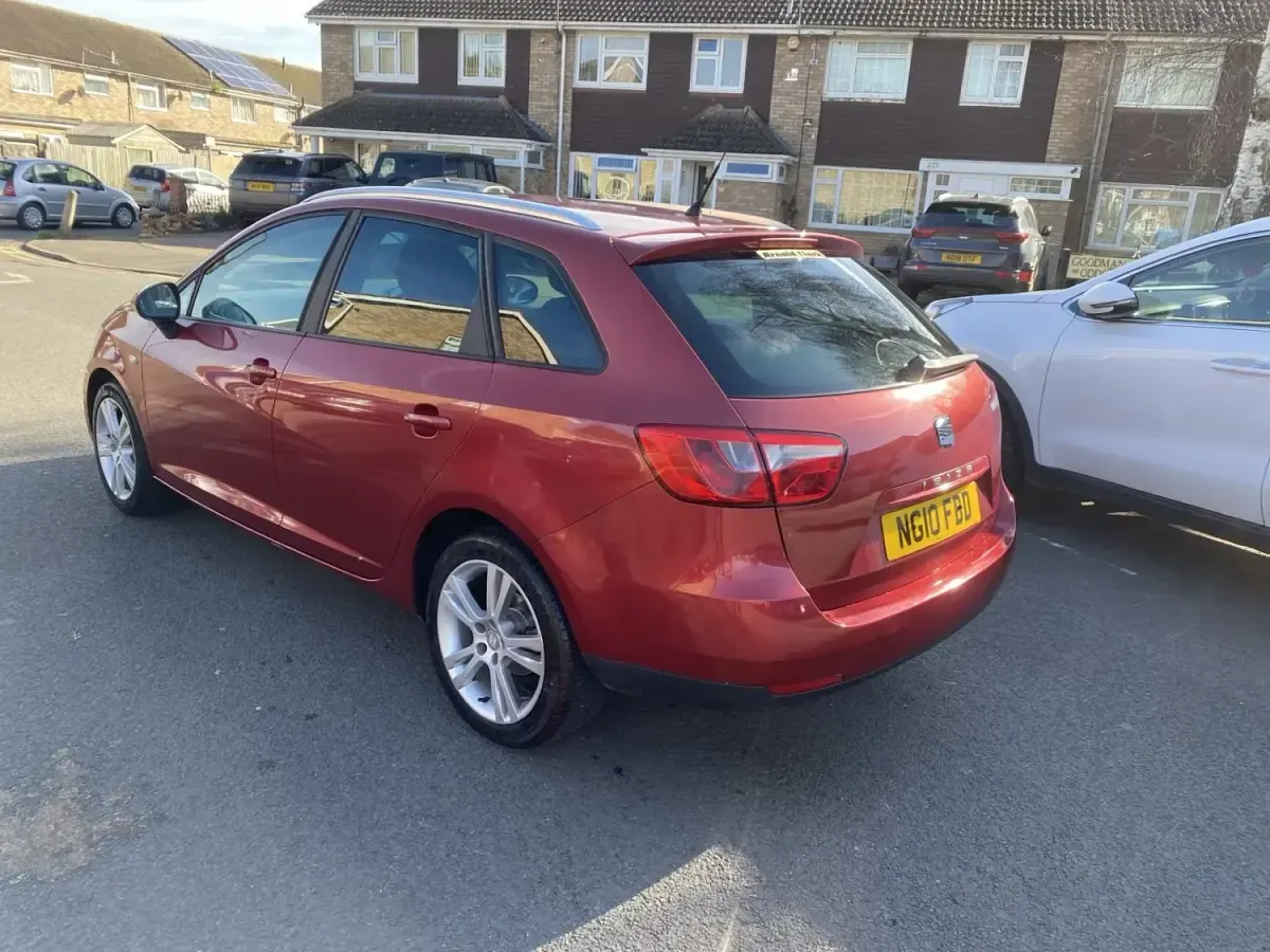 Begagnad Seat Ibiza ST SE 2010 Röd Kombi