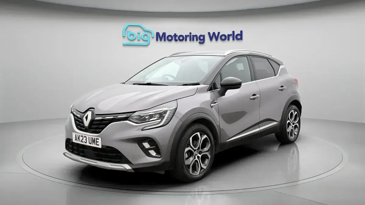 Usado Renault Captur Techno 160 CV (117 kW) 2023 Gris SUV