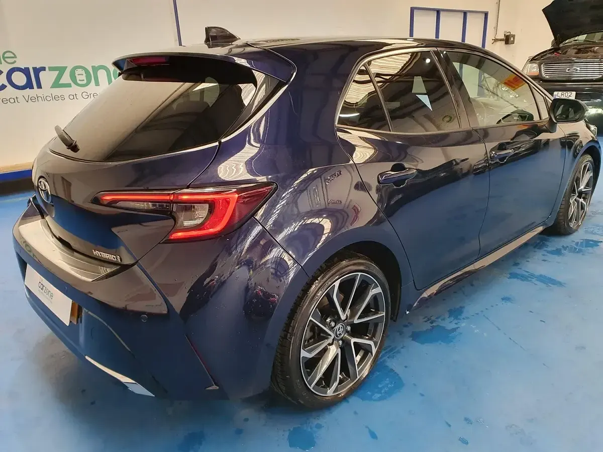 Used Toyota Corolla 193 HP (141 kW) 2023 Blue Hatchback