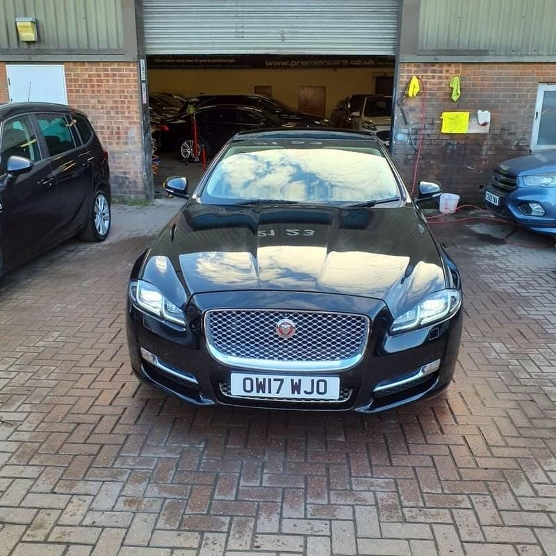 Used Jaguar XJ 302 HP (222 kW) 2017 Black Sedan