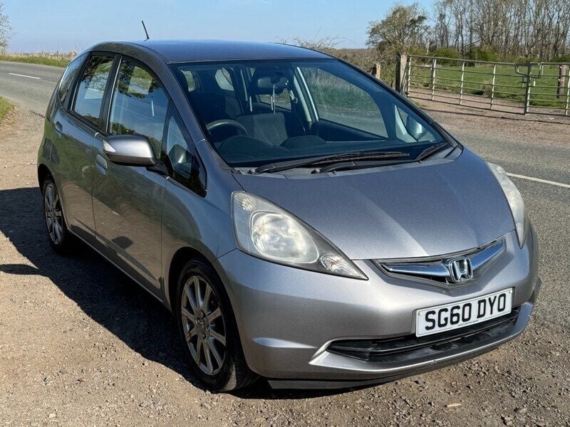Silver Used 2010 Honda Jazz SI Hatchback | £2,199 (Good price) - Image 1/4