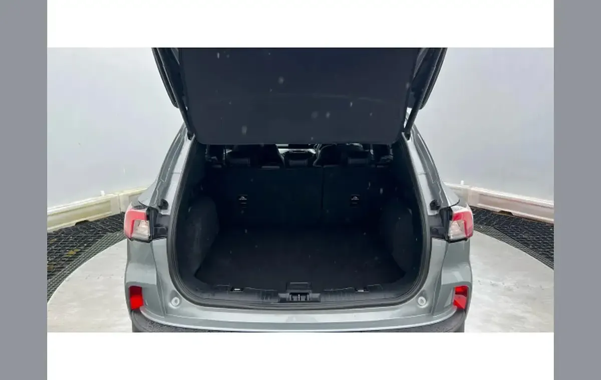 Used Ford Kuga Titanium 120 HP (88 kW) 2022 Silver SUV