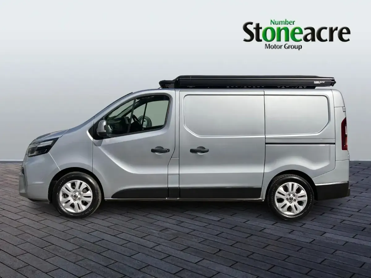 Usado Nissan Primastar Tekna+ 150 HP (110 kW) 2024 Cinzento Monovolume