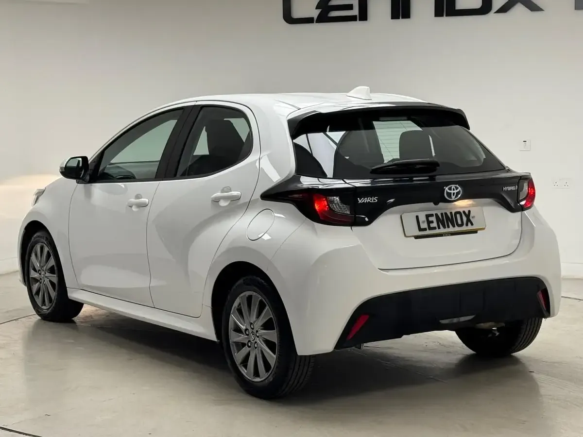 Used Toyota Yaris 2024 White Hatchback