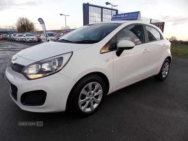 Used Kia Rio Air 2015 White Hatchback