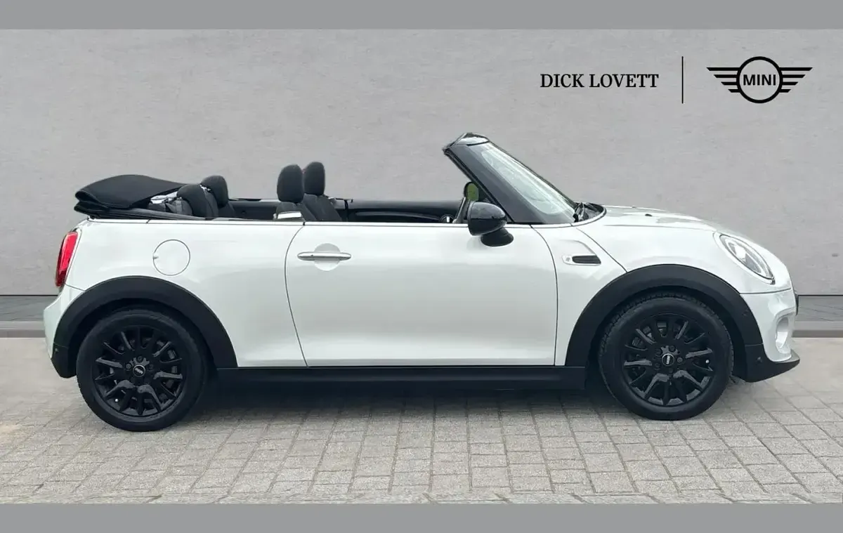 Used Mini Cooper Cabriolet Classic 134 HP (98 kW) 2018 Silver Cabriolet