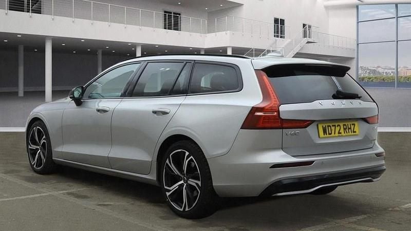 Used Volvo V60 Plus 197 HP (144 kW) 2023 Silver Estate