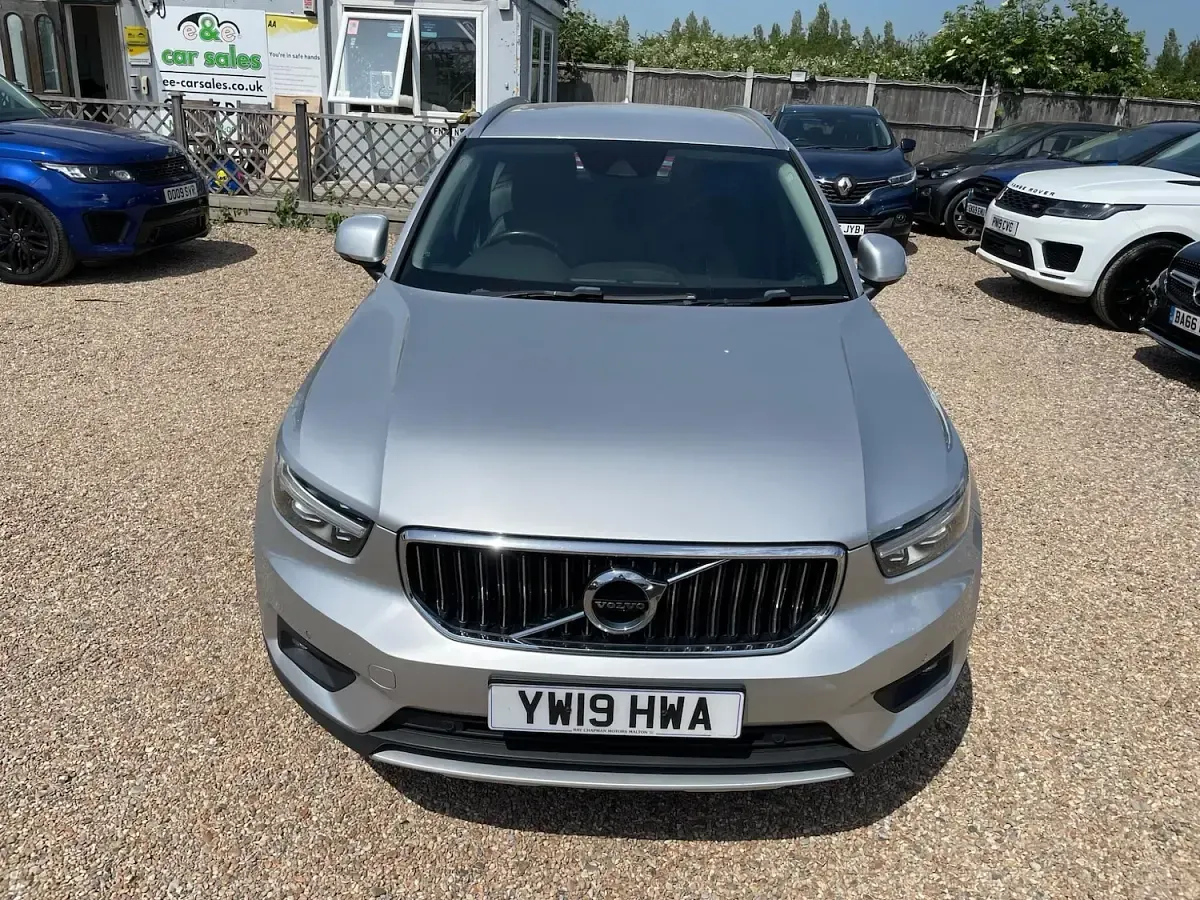 Used Volvo XC40 Inscription 150 HP (110 kW) 2019 Silver SUV