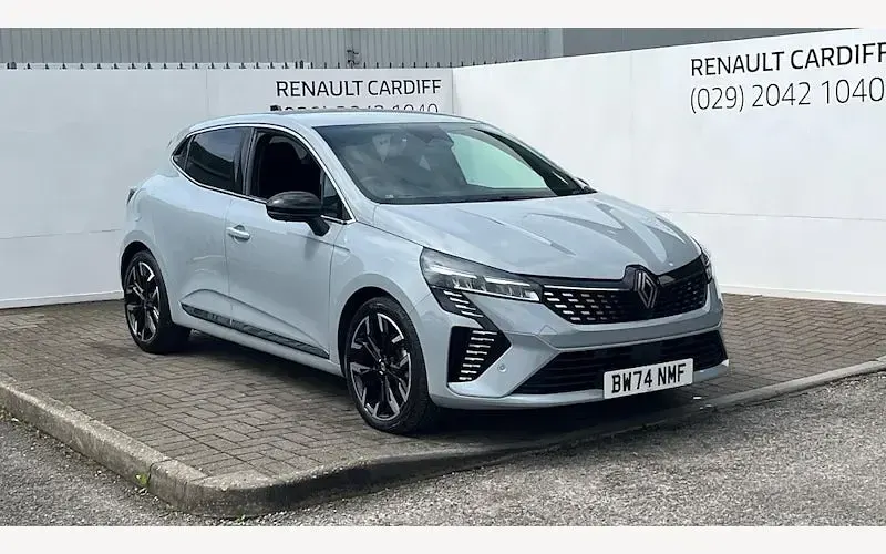 Used Renault Clio Techno 143 HP (105 kW) 2025 Hatchback