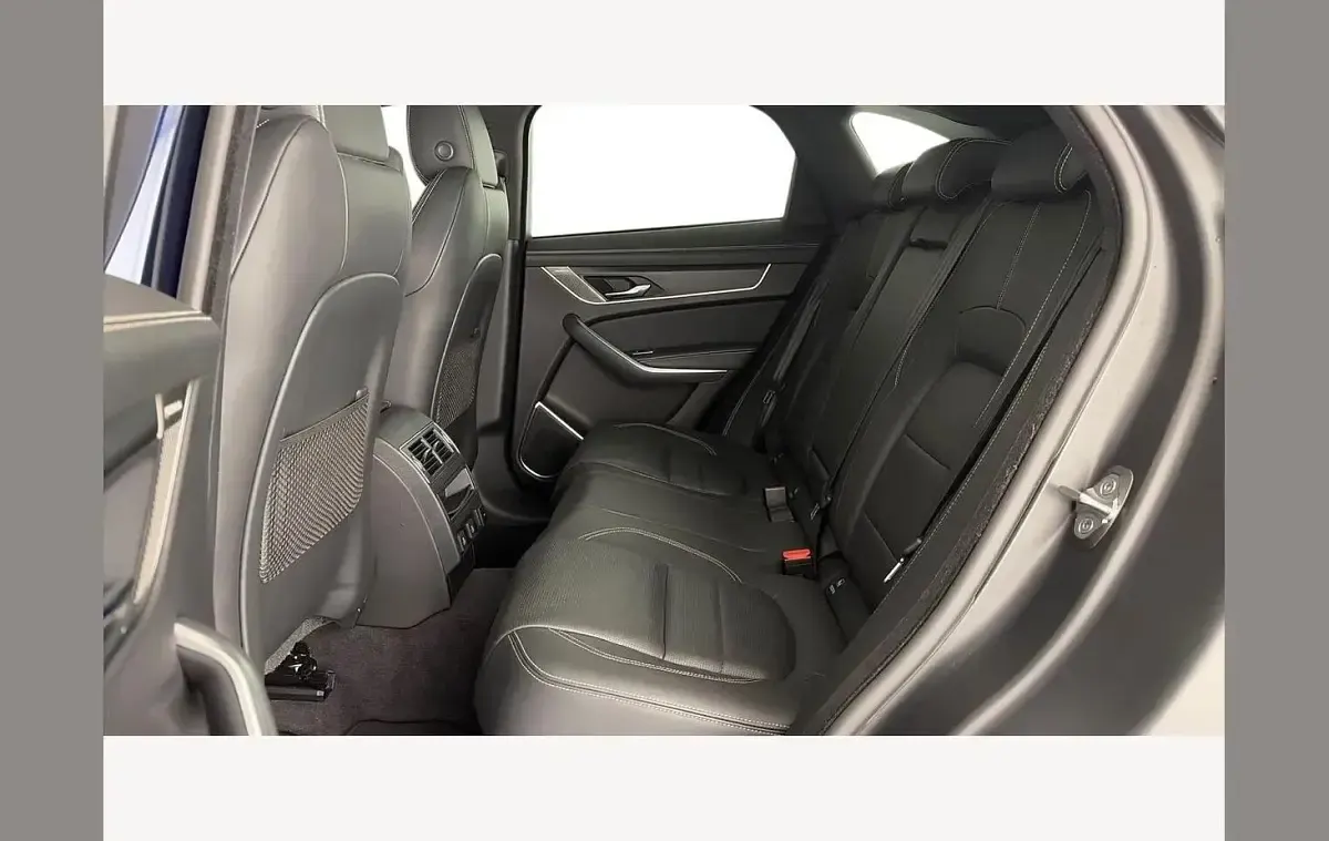 Used Jaguar F-Pace R-Dynamic 404 HP (297 kW) 2024 Portofino blue SUV