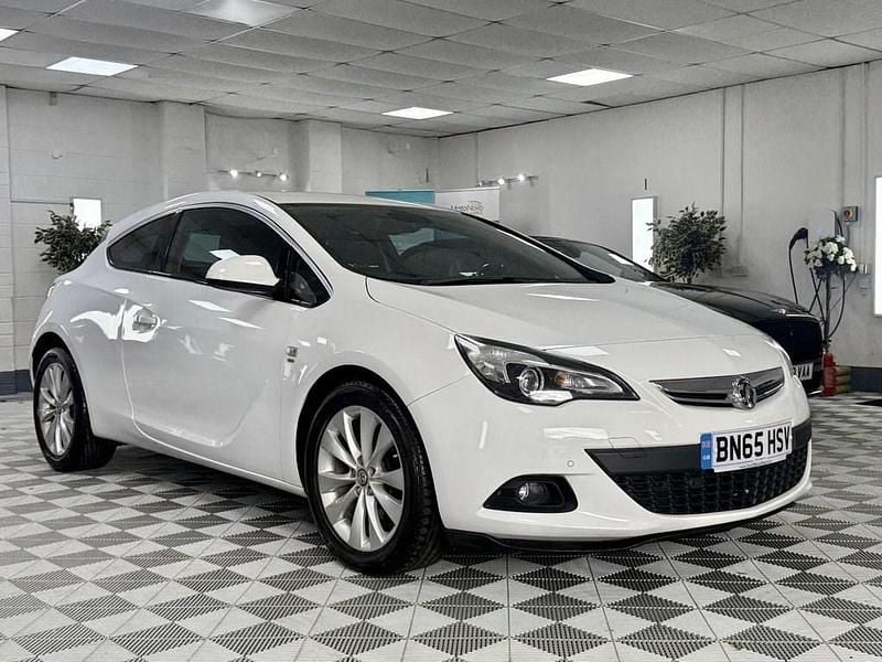 White Used 2015 Vauxhall Astra GTC SRi Coupe | £6,491 (Fair price) - Image 1/3