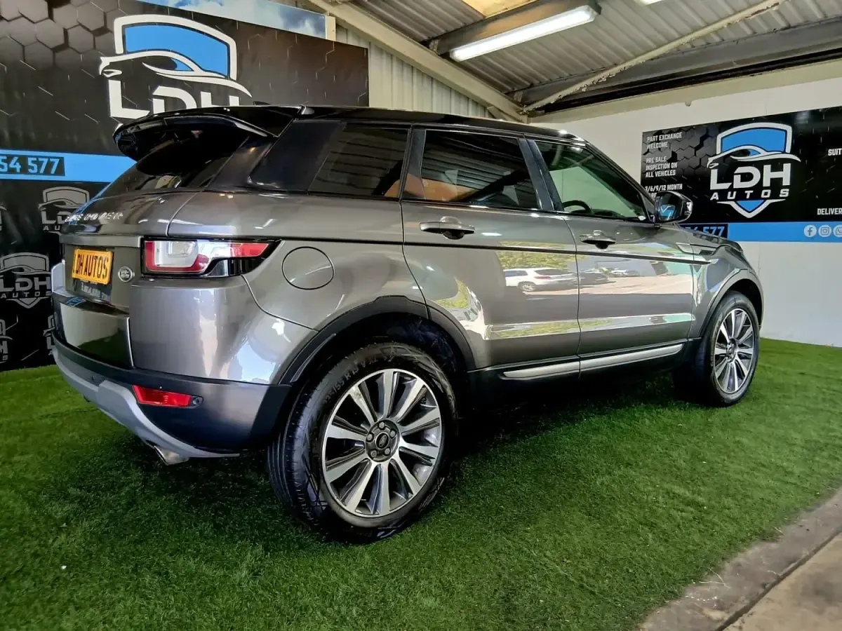 Begagnad Land Rover Range Rover evoque SE 2017 Grå SUV